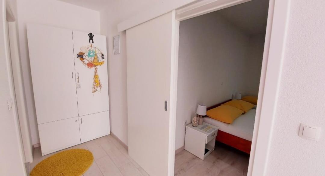 Apartments Santic Podaca エクステリア 写真